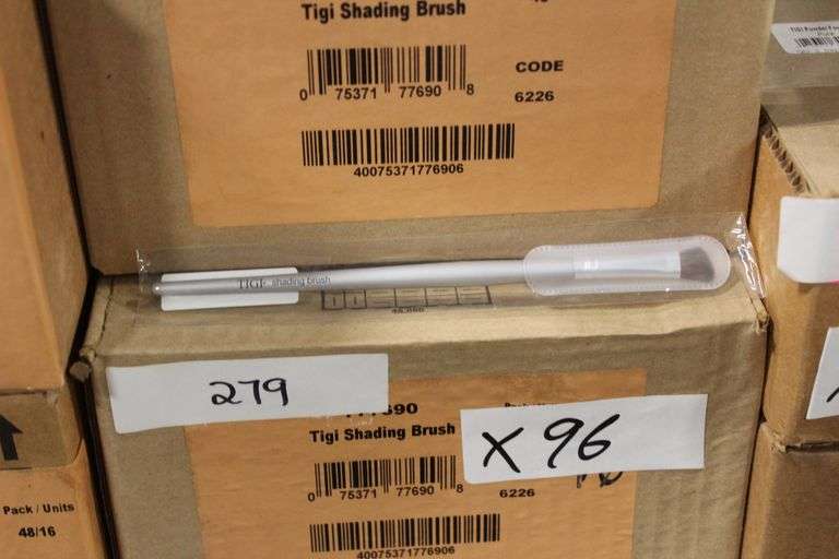 TIGI COSMETICS 777690 SHADING BRUSH INDIVIDUALLY WRAPPED WITH PROTECTIVE TOP COVER