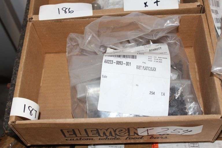 PLASTIC BLACK RIVETS