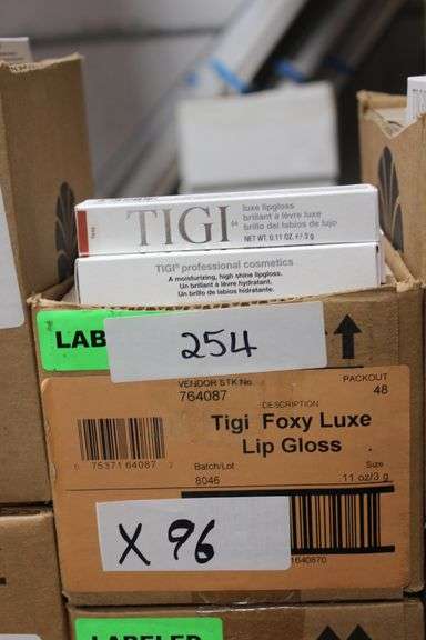 TIGI COSMETICS 764087 LUXE LIP GLOSS IN FOXY COLOR .11FL OZ