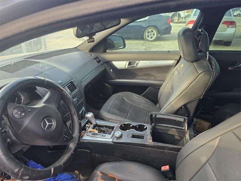 2008 MERCEDES C300 HAS KEY HAS BILL OF SALE RUNS (TRADE IN)