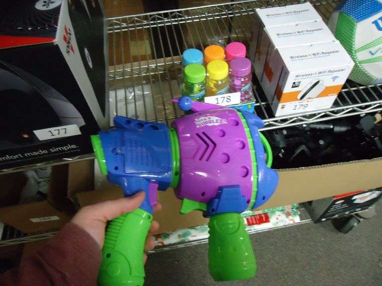 BUBBLE BLOWING GUN AND BUBBLES