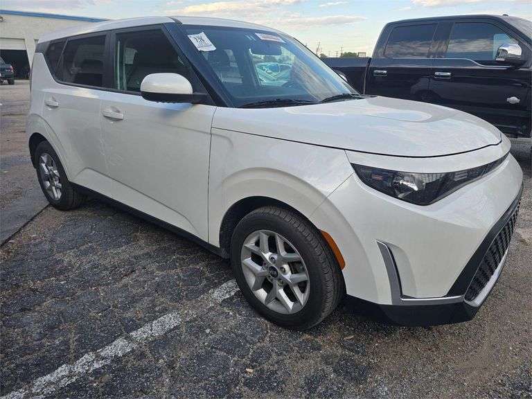 2023 KIA SOUL HAS KEY HAS TITLE (FRONTLINE)