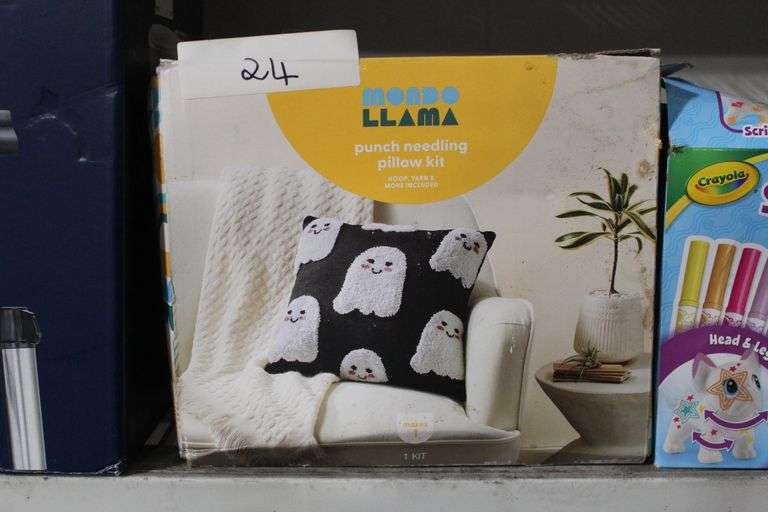 MONDO LLAMA PUNCH NEEDLING PILLOW KIT