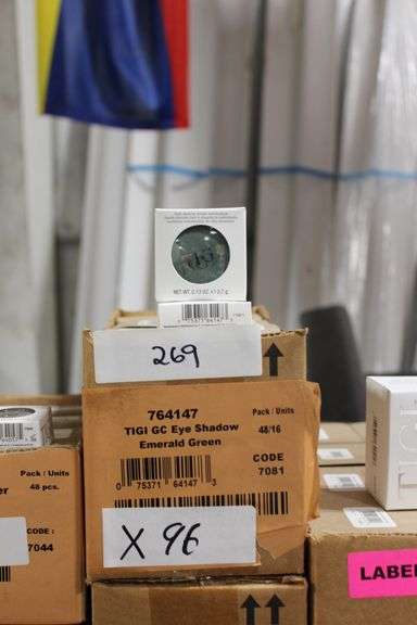 TIGI COSMETICS 764147 EMERALD GREEN HIGH DENSITY GC SINGLE EYESHADOW PALLET .13OZ