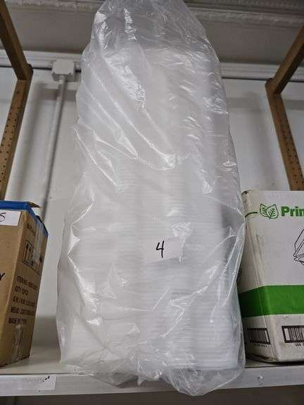 DIVIDED 3-COMPARTMENT STYROFOAM CLAMSHELL CONTAINER APROX 8"SQ WITH 100PCS IN SLEEVE K23A-CK/MB3