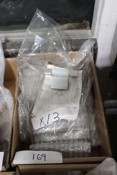 METAL AND PLASTIC STOPPER H.32.1555.566-00 REV AB