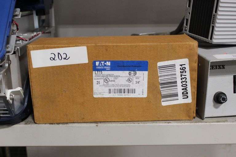 EATON CROUSE-HINDS SERIES LT75 STRAIGHT MALE CONNECTOR WITHOUT INSULATED THROAT BUSHING 25 IN CASE