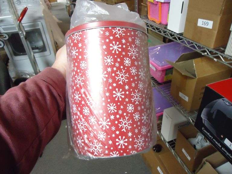 NEW! CHRISTMAS TREAT TIN