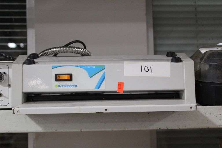 BENCHMARK BR1000 BENCH BLOTTER