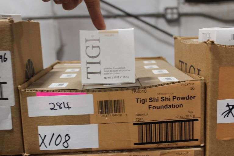 TIGI COSMETICS 764018 SHI SHI POWDER FOUNDATION .37OZ