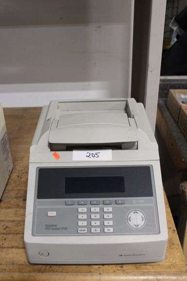 PE APPLIED BIOSYSTEMS GENEAMP PCR SYSTEM 9700
