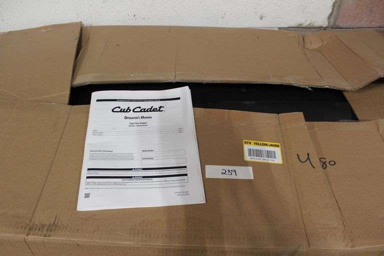 CLUB CADET TRIPLE REAR BAGGER 19B30018100