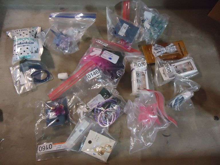 NEW! LOT OF JEWERY AND NAILS