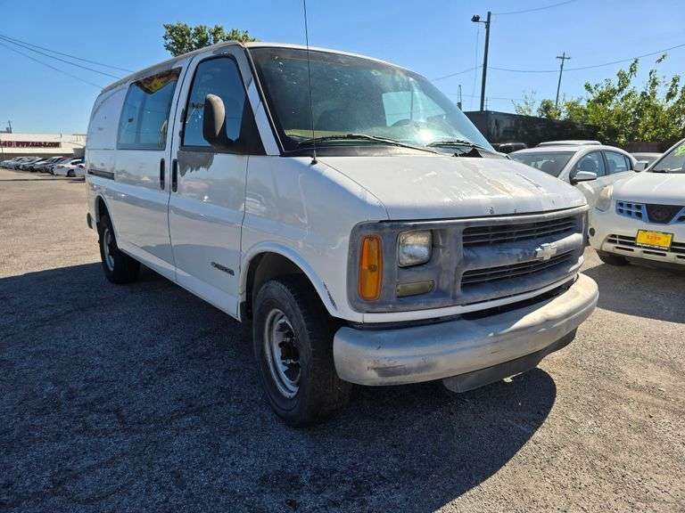 1998 CHEVY EXPRESS NO KEY HAS TITLE (REPOSSESSION)