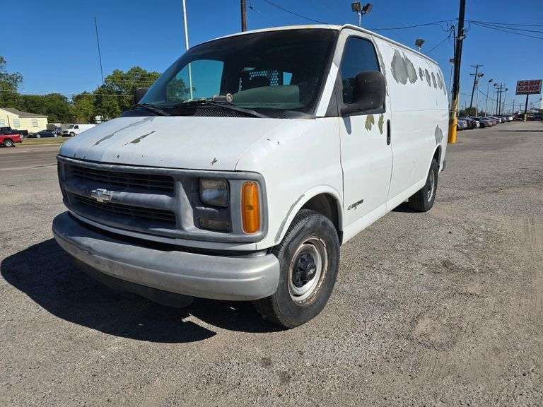 1998 CHEVY EXPRESS NO KEY HAS TITLE (REPOSSESSION)