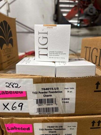 TIGI COSMETICS 764019 CHARM POWDER FOUNDATION .37OZ