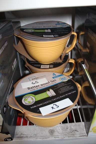 Brand new Mainstays Batter Bowl Set 4 piece set, BPA Free, includes 3 bowls, 1.5 qt, 29oz and 1 lid