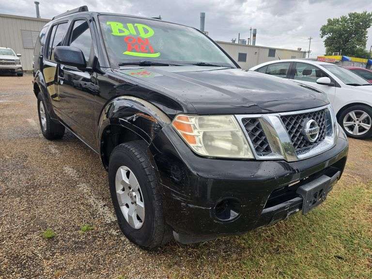 2011 NISSAN PATHFINDER HAS KEY HAS TITLE RUNS&DRIVES