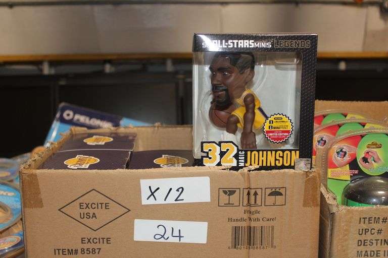 Excite Small-Stars Minis Legends Los Angeles Lakers #32 Magic Johnson 6" Collectible Figure #8587 With (2) Limited Edition Variant Color Figures Included In Count