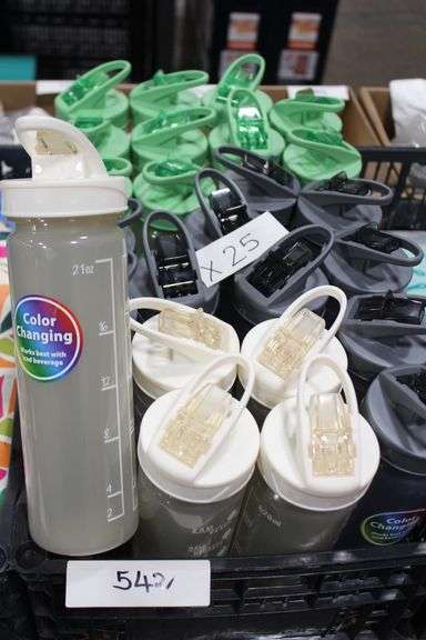 Brand new Mainstays 24oz Water Bottles in White, Black and green colors, has color changing properties