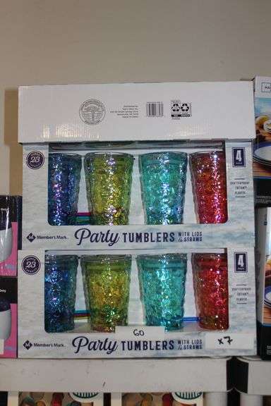 Brand new Members Mark Party Tumblers with Lids and Straws Shatterproof Tritan Plastic, 4 pk