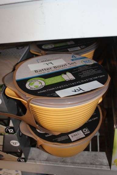 Brand new Mainstays Batter Bowl Set 4 piece set, BPA Free, includes 3 bowls, 1.5 qt, 29oz and 1 lid