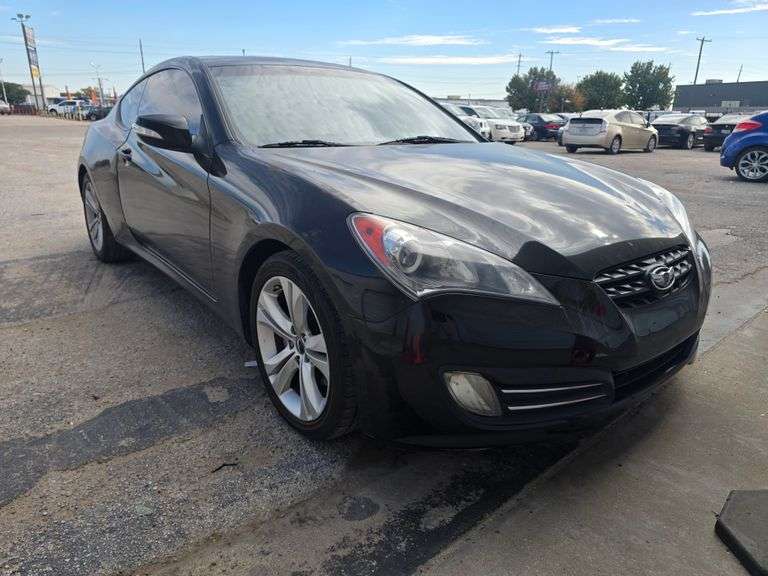 2010 HYUNDIA GENSIS HAS KEY HAS TITLE RUNS&DRIVES