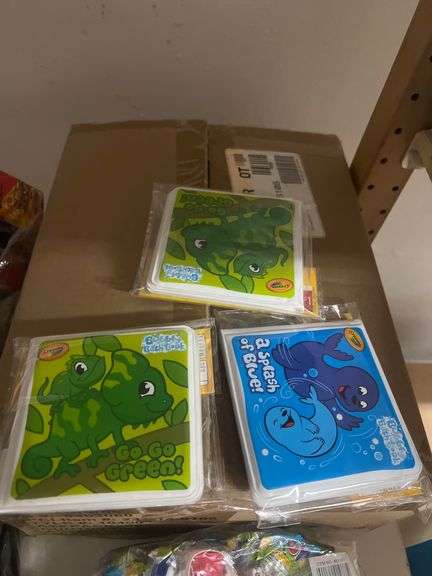 CRAYOLA BUBBLY BATH BOOK IN DIFFERENT COLORS