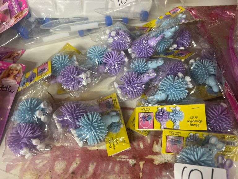BUNNY FIGURINES APROX 2"H 2PK