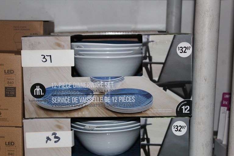 Brand new HomeTrends 12-piece dinnerware set with 4 dinner plates, 4 salad plates and 4 bowls, retails at $33 each