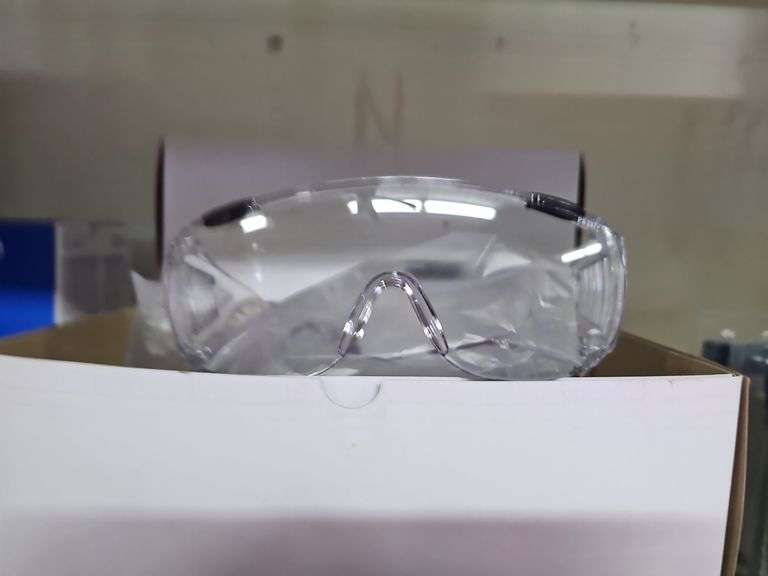CLEAR Z87+ SAFETY GOGGLES WITH VENT