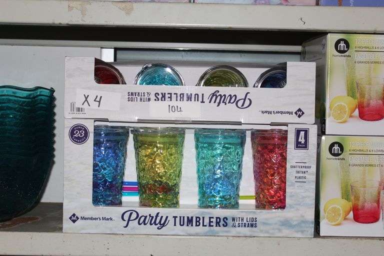 Brand new Members Mark Party Tumblers with Lids and Straws Shatterproof Tritan Plastic, 4 pk