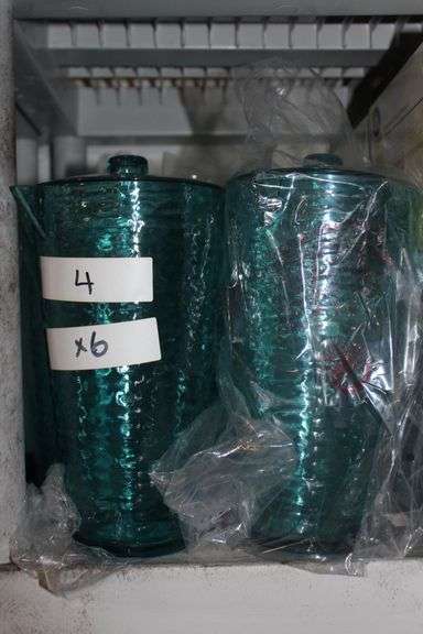 Brand new HomeTrends Pitcher Glossy Finish 2.0 Liter