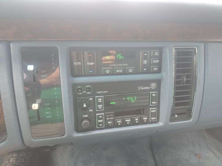 1996 CADILLAC FLEETWOOD LIMO HAS KEY HAS BILL OF SALE RUNS&DRIVES