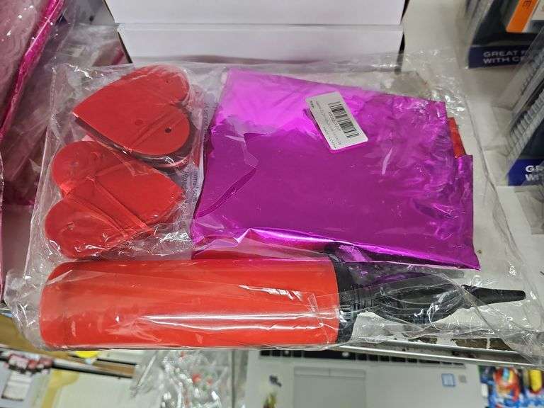 VALENTINE THEMED ALUMINUM FOIL BALLOONS AND STRING SETS, EACH SET INCLUDES HAND AIR PUMP