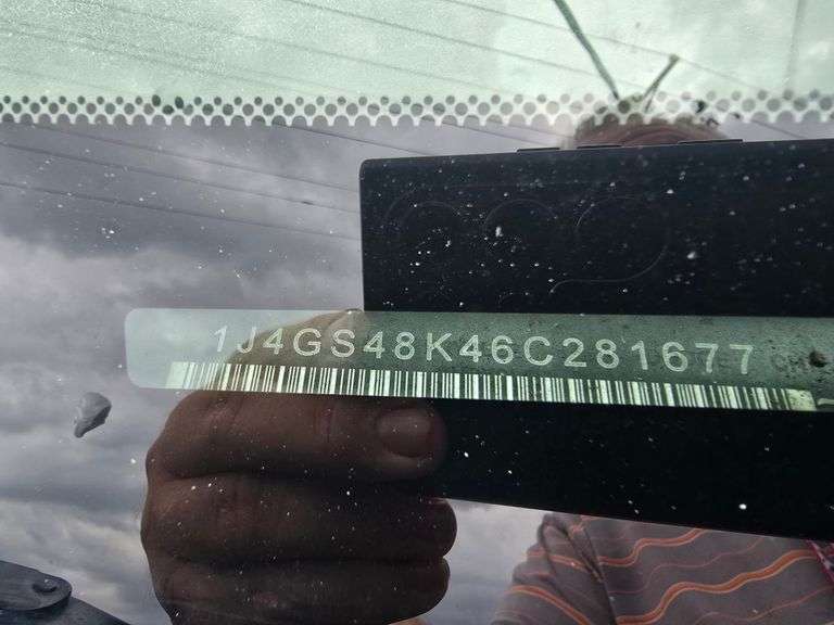 2006 JEEP CHEROKEE HAS KEY HAS TITLE RUNS&DRIVES