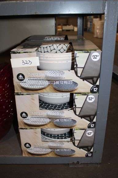 Brand new HomeTrends 12-piece dinnerware set with 4 dinner plates, 4 salad plates and 4 bowls, retails at $33 each