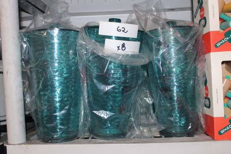 Brand new HomeTrends Pitcher Glossy Finish 2.0 Liter