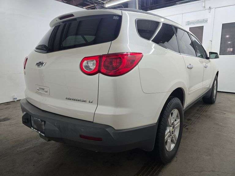 2012 CHEVY TREVERSE HAS KEY HAS TITLE