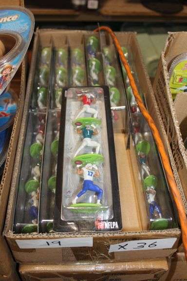 Excite Nflpa Game Changers Collectible Figures 2.5" 3Pk With Patrick Mahomes, Jalen Hurts And Josh Allen #08991