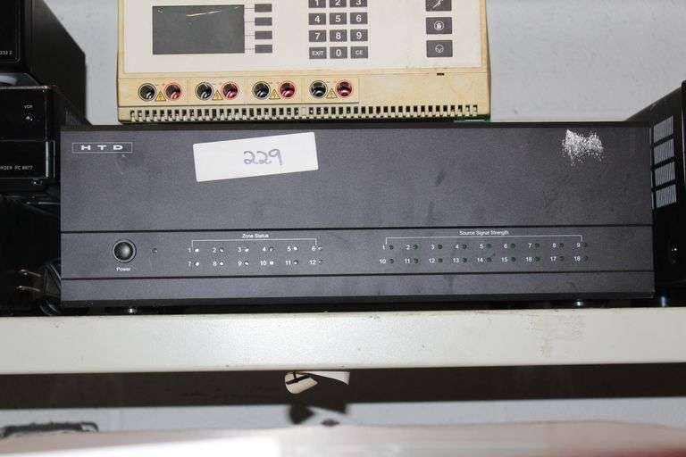 HTD Professional Audio Distribution Amp