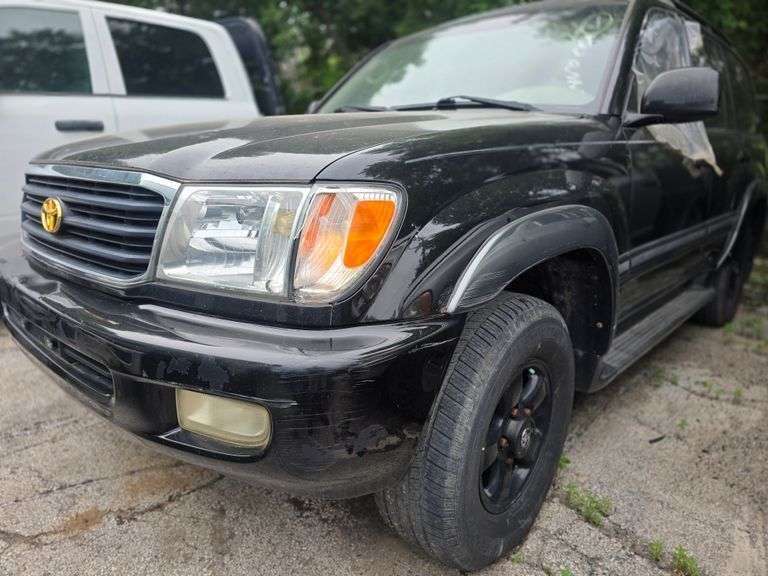 2000 TOYOTA LANDCRUISER HAS KEY HAS TITLE RUNS&DRIVES