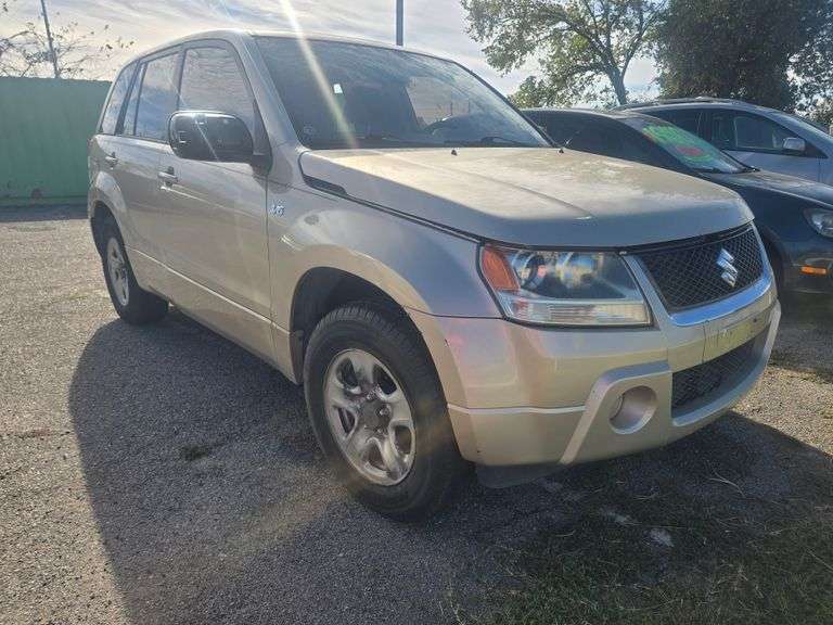 2008 SUZUKI GRAND VITRA HAS KEY HAS TITLE RUNS&DRIVES