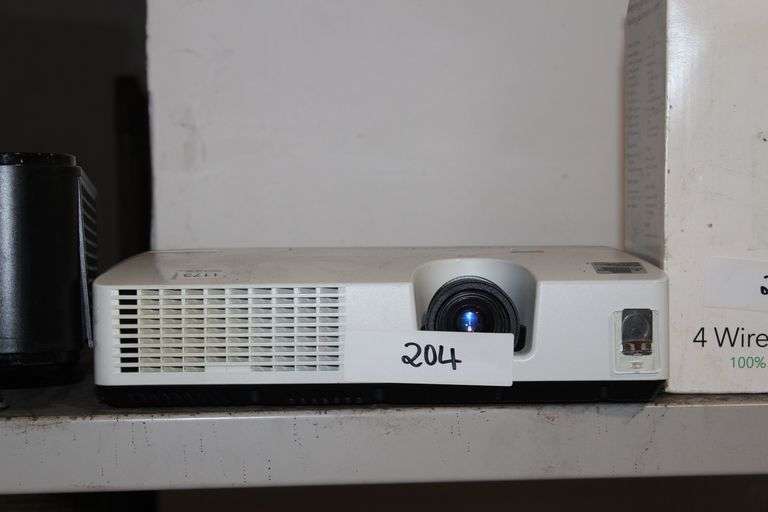 Hitachi CP-X2521WN 3LCD Projector