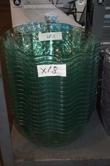 Brand new Mainstays Mermaid Serving Bowl, teal color