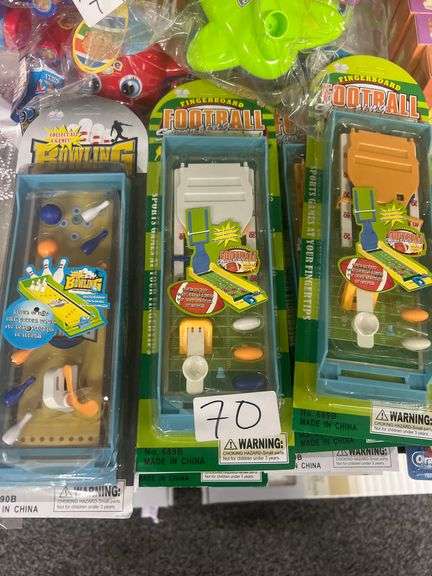 FINGERBOARD MINI GAME SET WITH A VARIETY OF SPORTS GAMES INCLD.