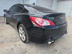 2010 HYUNDIA GENSIS HAS KEY HAS TITLE RUNS&DRIVES