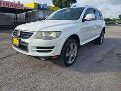 2010 VW TOUAREG HAS KEY HAS TITLE RUNS&DRIVES