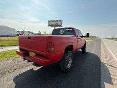 2002 DODGE RAM HAS KEY HAS TITLE RUNS