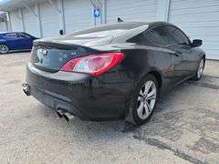 2010 HYUNDIA GENSIS HAS KEY HAS TITLE RUNS&DRIVES